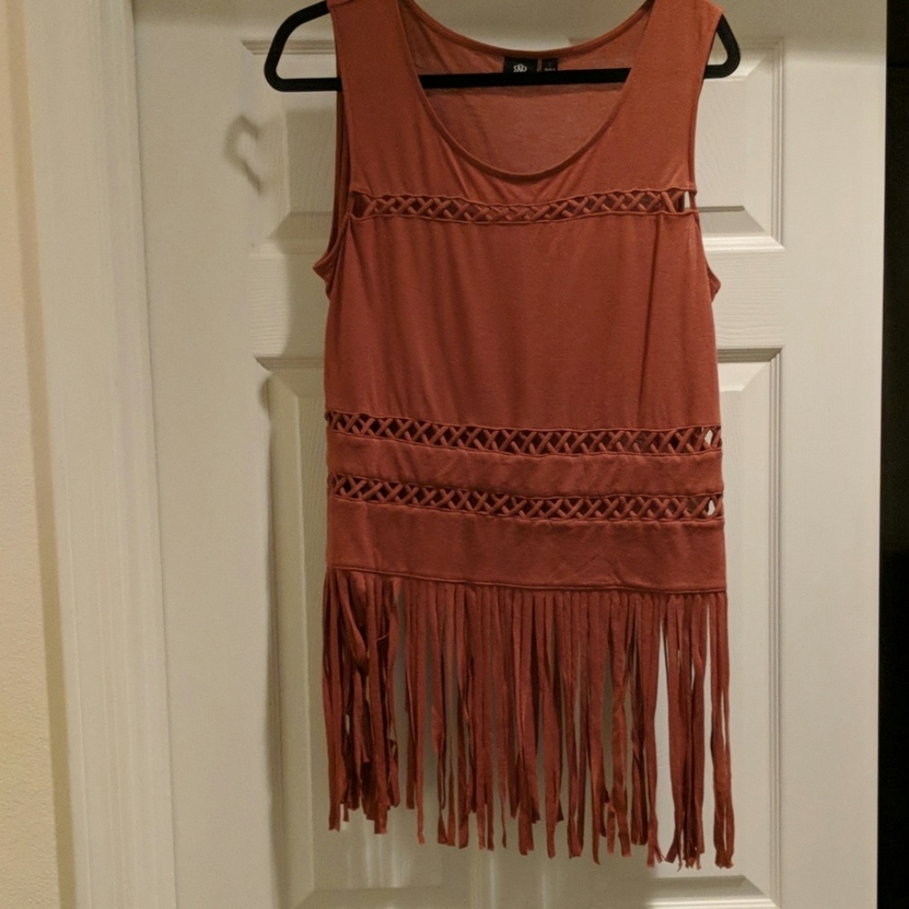 Cute fringe tank top with cutout details
